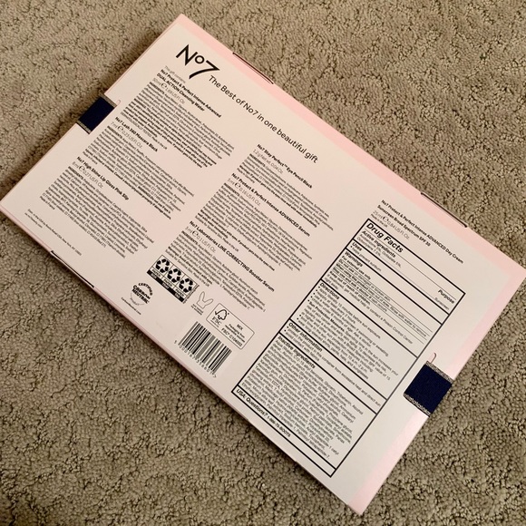 No7 The Best Of No7 Collection NEW IN BOX Protect & Prevent Skincare & makeup - Picture 12 of 14